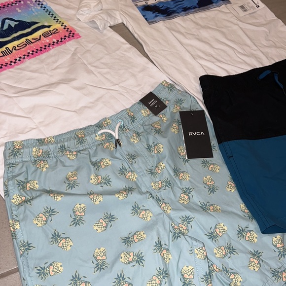 ๐ฅ QUIKSILVER YOUTH CLOTHING BUNDLE BOX LOT OF 4 SWIM BOX NWT ๐ฅ - Picture 3 of 5